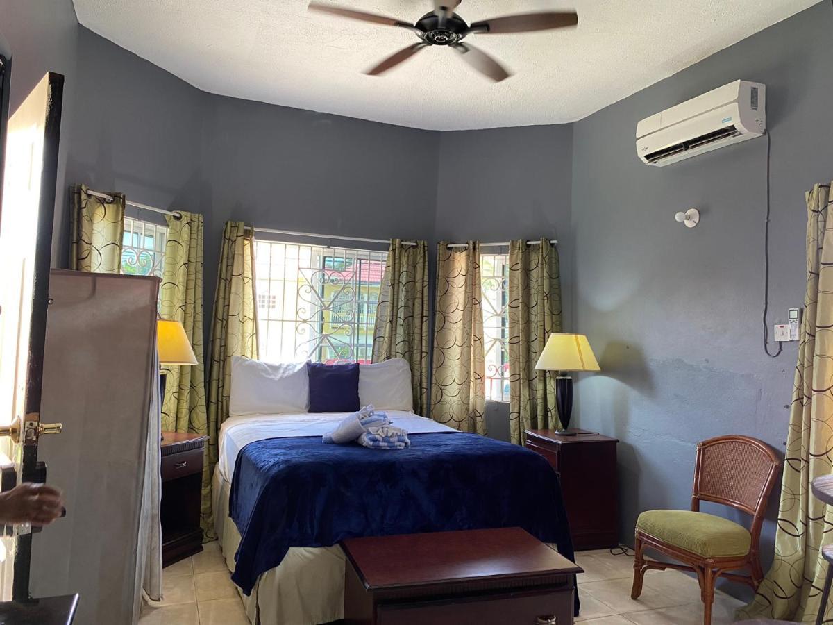 A Taste Of Jamaica Lavern'S Place Ocho Ríos Extérieur photo