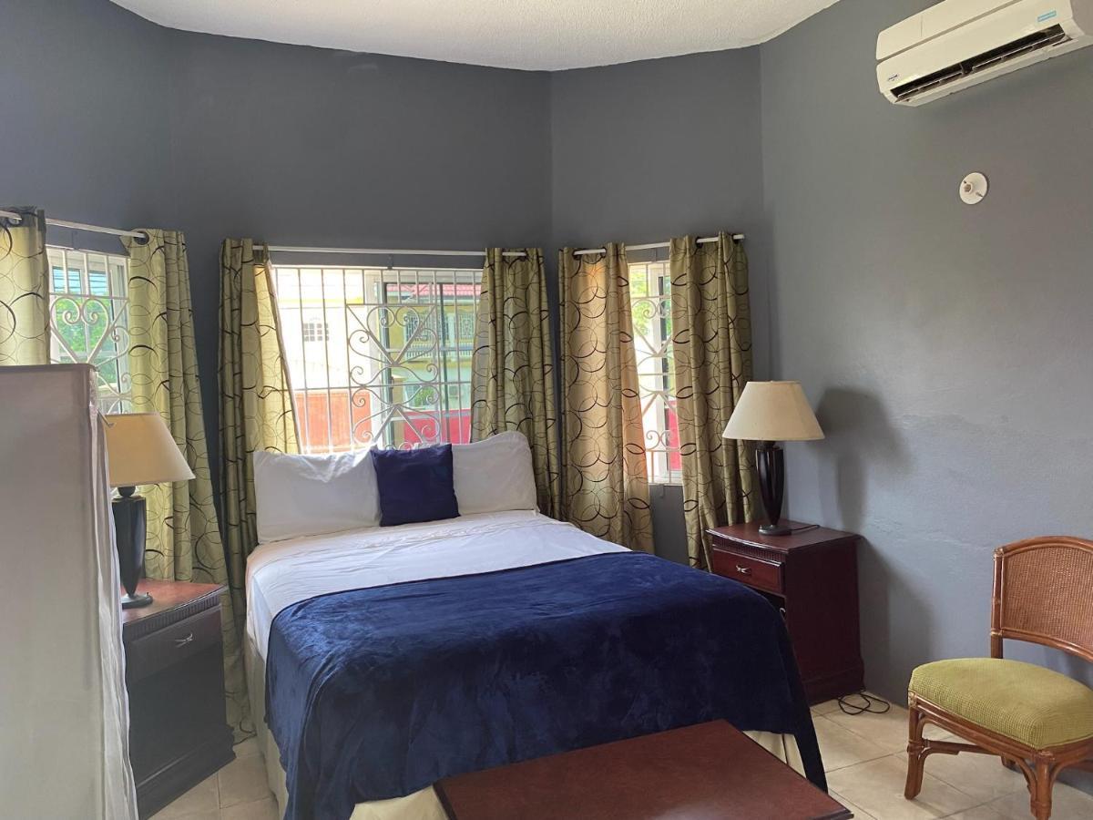 A Taste Of Jamaica Lavern'S Place Ocho Ríos Extérieur photo