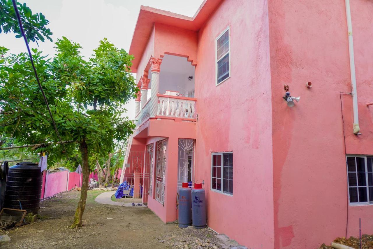 A Taste Of Jamaica Lavern'S Place Ocho Ríos Extérieur photo