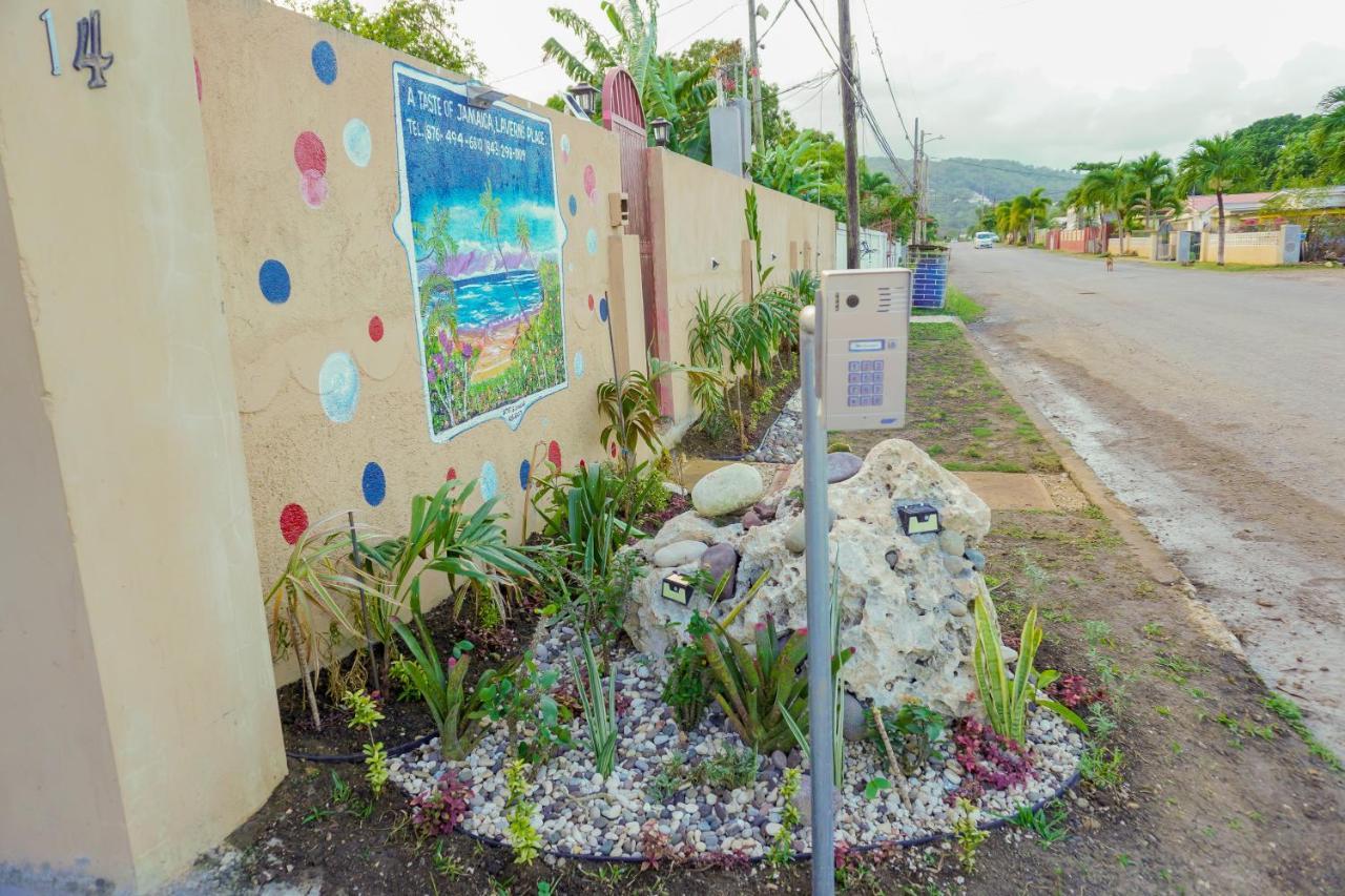 A Taste Of Jamaica Lavern'S Place Ocho Ríos Extérieur photo