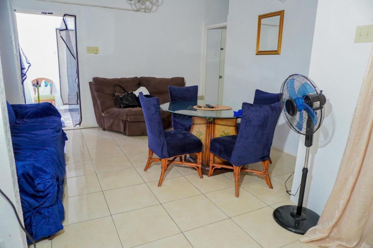 A Taste Of Jamaica Lavern'S Place Ocho Ríos Extérieur photo