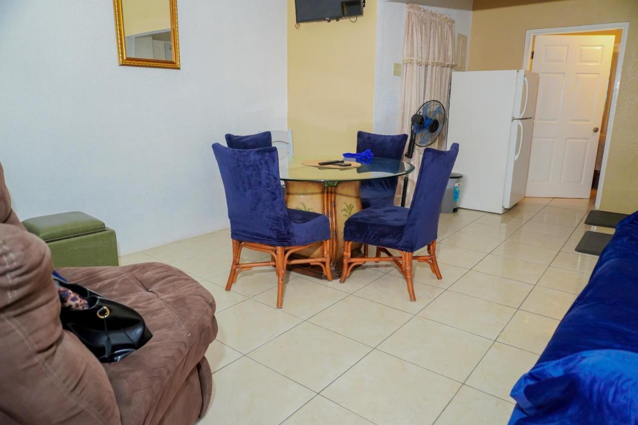 A Taste Of Jamaica Lavern'S Place Ocho Ríos Extérieur photo