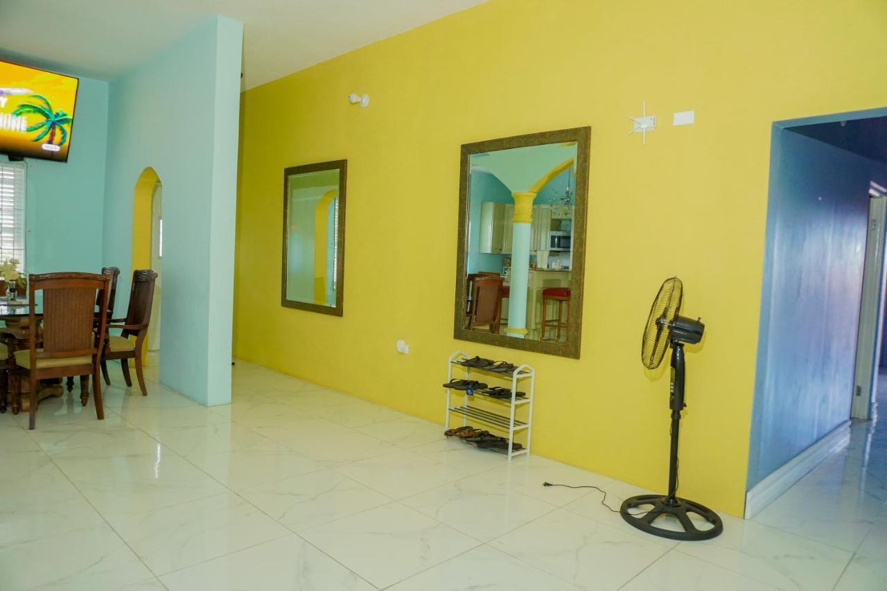 A Taste Of Jamaica Lavern'S Place Ocho Ríos Extérieur photo