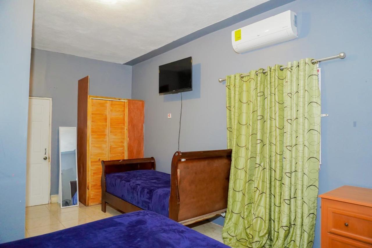 A Taste Of Jamaica Lavern'S Place Ocho Ríos Extérieur photo