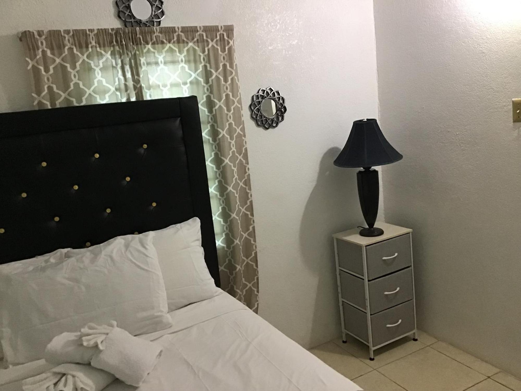 A Taste Of Jamaica Lavern'S Place Ocho Ríos Extérieur photo